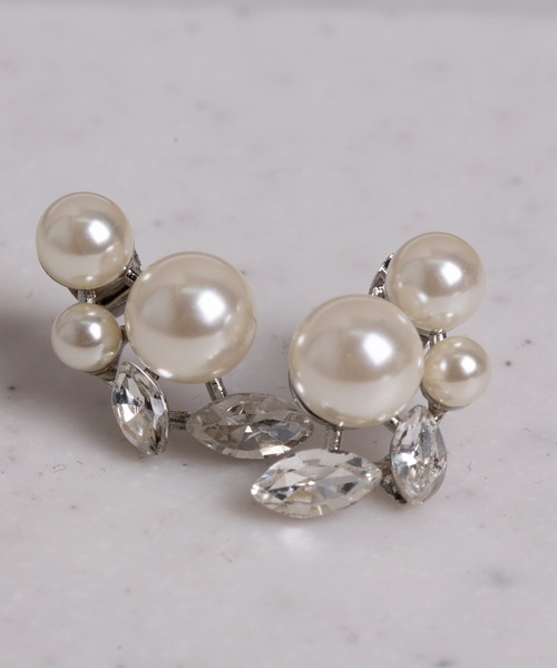 Peony（ピオニー）の「【Peony/ピオニー】パールリーフモチーフピアス（ピアス（両耳用）・レディース・ゴールド/シルバー・FREE）」の3枚目の写真
