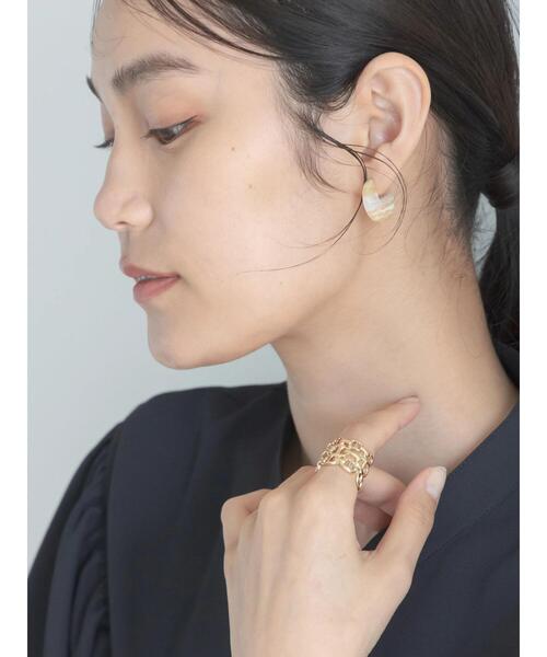 Te chichi(テチチ)の「チェーンモチーフリング(ピアス(両耳用)・レディース・ゴールド・F)」の4枚目の写真