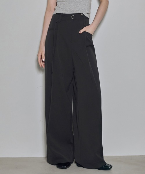 soyun(ソユン)の「ベルト付きワイドストレートパンツ(スラックス・レディース・ブラック/チャコールグレー・SMALL/MEDIUM/LARGE)」の3枚目の写真