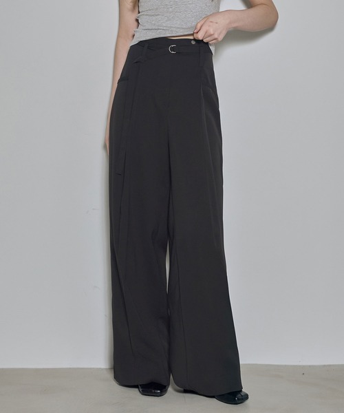 soyun(ソユン)の「ベルト付きワイドストレートパンツ(スラックス・レディース・ブラック/チャコールグレー・SMALL/MEDIUM/LARGE)」の4枚目の写真
