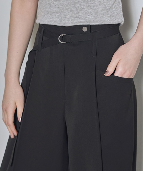 soyun(ソユン)の「ベルト付きワイドストレートパンツ(スラックス・レディース・ブラック/チャコールグレー・SMALL/MEDIUM/LARGE)」の11枚目の写真
