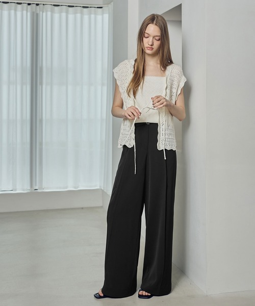 soyun(ソユン)の「ベルト付きワイドストレートパンツ(スラックス・レディース・ブラック/チャコールグレー・SMALL/MEDIUM/LARGE)」の16枚目の写真