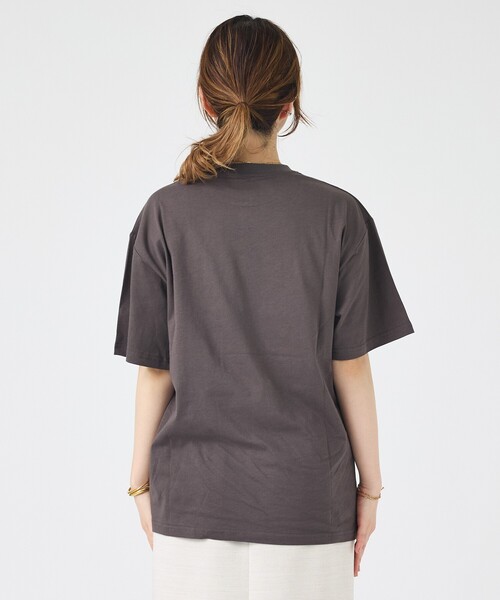 EMMA　ROUGE VIF（エマルージュヴィフ）の「コットンフォトロゴTシャツ/半袖/春服/夏服/洗濯機洗い可能（Tシャツ/カットソー・レディース・チャコールグレー/オフホワイト・フリー）」の5枚目の写真