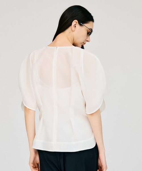 PRANK PROJECT(プランクプロジェクト)の「【2026Summer Pre-Order】オーガンジーパフトップ / Organza Puff-Sleeve Top(シャツ/ブラウス・レディース・アイボリー/ブラック・FREE)」の7枚目の写真