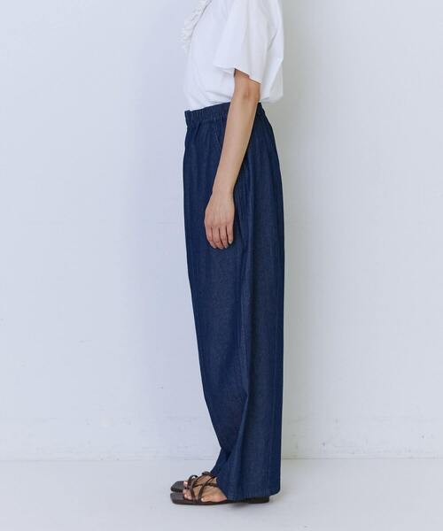 ADIEU TRISTESSE(アデュートリステス)の「4.8ozデニムバレルレッグパンツ(その他パンツ・レディース・インディゴブルー/ライトインディゴブルー・38)」の13枚目の写真