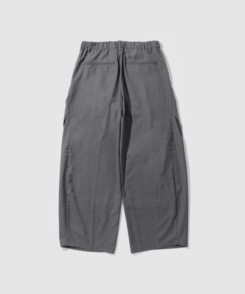 URBAN COLLECTION(アーバンコレクション)の「【URBANCOLECTION/リアルスタンダード】 ツイルタックカーブスラックス ルーズシルエットパンツ(スラックス・メンズ・グレー/ブラック/ブラウン・S/M/L/XL)」の4枚目の写真
