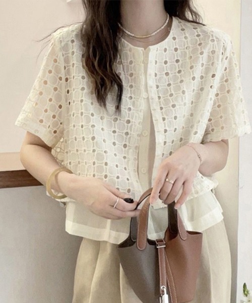 ONEP STAR(ワンピスター)の「カットワークレースブラウス(シャツ/ブラウス・レディース・ベージュ・MEDIUM/LARGE/X-LARGE)」の3枚目の写真