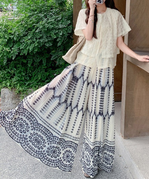 ONEP STAR(ワンピスター)の「カットワークレースブラウス(シャツ/ブラウス・レディース・ベージュ・MEDIUM/LARGE/X-LARGE)」の10枚目の写真