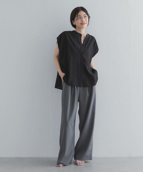URBAN RESEARCH DOORS（アーバンリサーチドアーズ）の「『一部WEB限定カラー』ショルダータックバンドカラーシャツ（シャツ/ブラウス・レディース・ベージュ系その他/ブラック/ライトブルー/イエロー・FREE）」の11枚目の写真