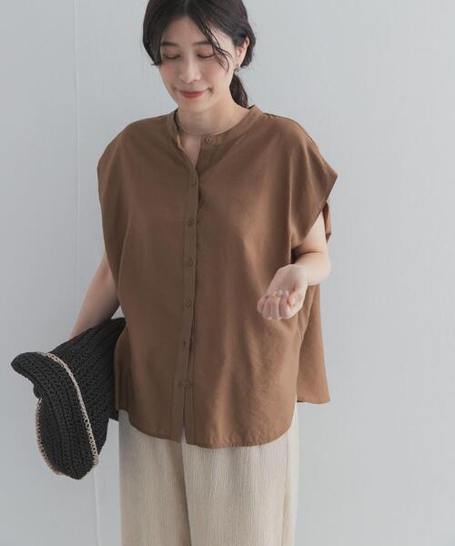 URBAN RESEARCH DOORS（アーバンリサーチドアーズ）の「『一部WEB限定カラー』ショルダータックバンドカラーシャツ（シャツ/ブラウス・レディース・ベージュ系その他/ブラック/ライトブルー/イエロー・FREE）」の17枚目の写真