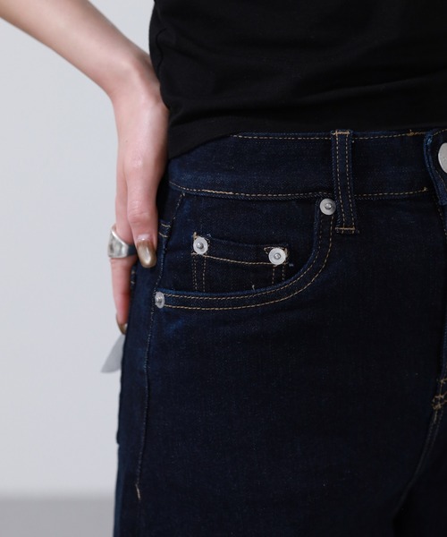 OMNES(オムネス)の「ストレッチデニム バルーンパンツ(デニムパンツ・レディース・ワンウォッシュ/ブラック系・WOMENS S)」の3枚目の写真