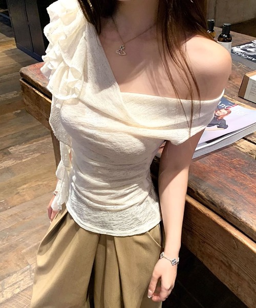 2ly2(トゥーリートゥー)の「ワンショルダー フリルデザイン ドレープネック リブカットソー ノースリーブトップス(Tシャツ/カットソー・レディース・オフホワイト/ピンク・FREE)」の5枚目の写真