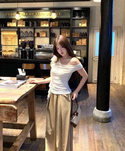 2ly2(トゥーリートゥー)の「ワンショルダー フリルデザイン ドレープネック リブカットソー ノースリーブトップス(Tシャツ/カットソー・レディース・オフホワイト/ピンク・FREE)」の14枚目の写真