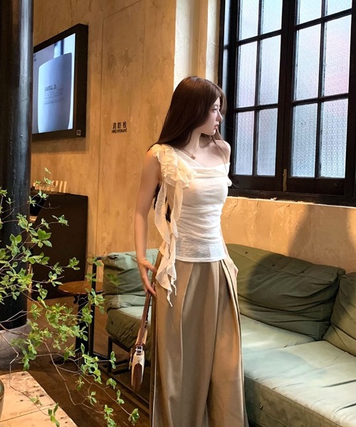 2ly2(トゥーリートゥー)の「ワンショルダー フリルデザイン ドレープネック リブカットソー ノースリーブトップス(Tシャツ/カットソー・レディース・オフホワイト/ピンク・FREE)」の16枚目の写真