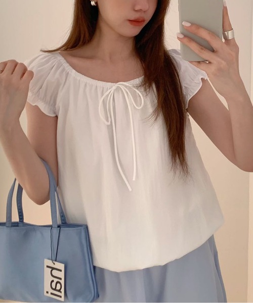 Chiina（チーナ）の「【Chiina】フリルスリーブフェミニントップス（Tシャツ/カットソー・レディース・グレー・FREE）」の4枚目の写真