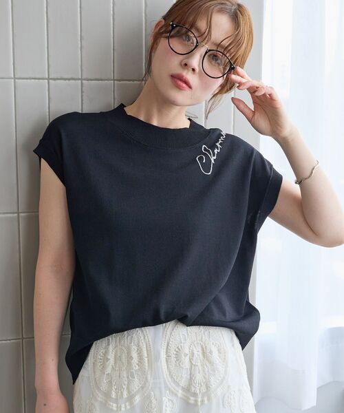 le.coeur blanc(ルクールブラン)の「ネック刺繍フレンチプルオーバー(ニット/セーター・レディース・グレイッシュベージュ/ブラック/オフホワイト・38)」の2枚目の写真