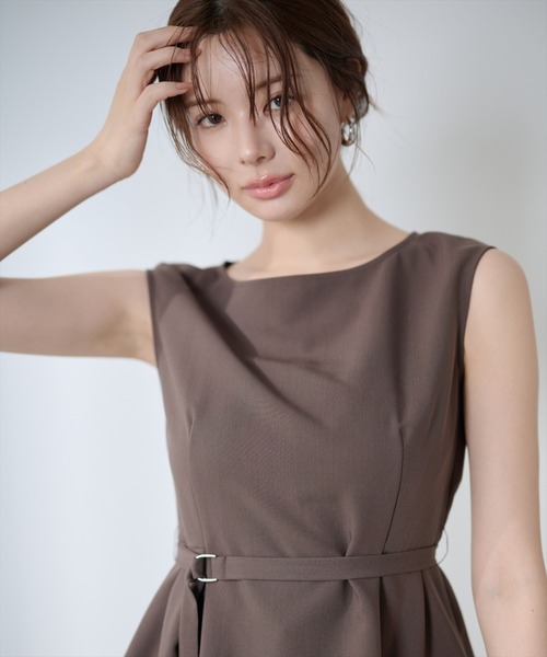AND COUTURE(アンドクチュール)の「イレヘムタックペプラムブラウス(シャツ/ブラウス・レディース・ブラウン/ブラック/ベージュ・FREE)」の18枚目の写真