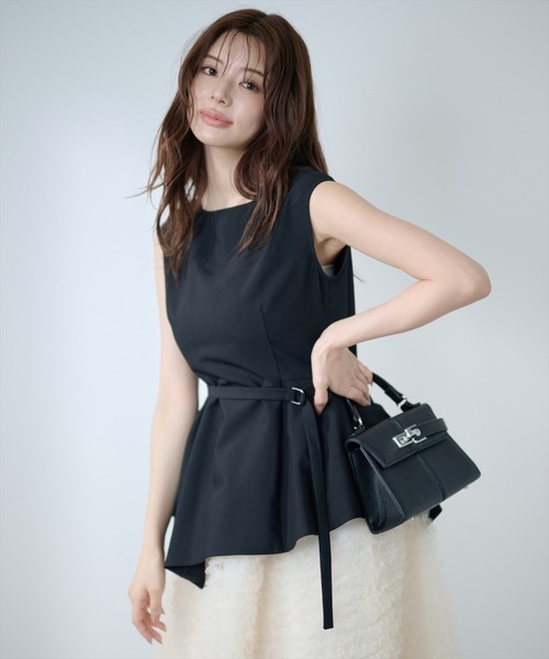 AND COUTURE(アンドクチュール)の「イレヘムタックペプラムブラウス(シャツ/ブラウス・レディース・ブラウン/ブラック/ベージュ・FREE)」の5枚目の写真