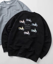 sanrio（サンリオ）の「【71】【HONDA/ホンダ】×【Sanrio/サンリオ】「スーパーカブ」「はぴだんぶい」コラボ 裏起毛 クルーネック プリント スウェット/バックプリント/ユニセックス/レディース/メンズ（S）（スウェット）」