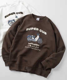 sanrio（サンリオ）の「【71】【HONDA/ホンダ】×【Sanrio/サンリオ】「スーパーカブ」「はぴだんぶい」コラボ 裏起毛 クルーネック プリント スウェット/バックプリント/ユニセックス/レディース/メンズ（S）（スウェット）」