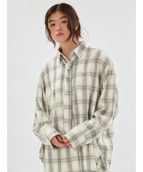 emmi(エミ)の「マルチwayオーバーサイズチェックシャツ【セットアップ対応】(シャツ/ブラウス・レディース・ライトグレー/グリーン/ブラック・F)」の3枚目の写真