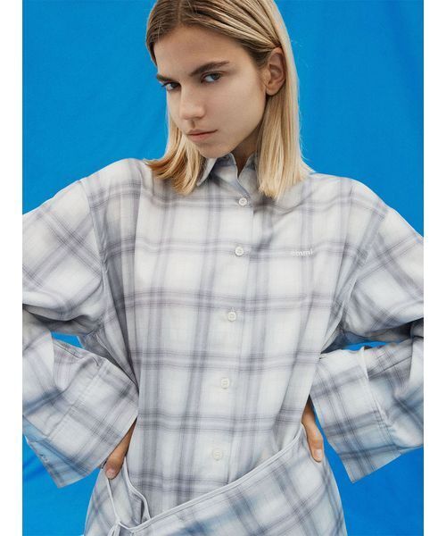 emmi(エミ)の「マルチwayオーバーサイズチェックシャツ【セットアップ対応】(シャツ/ブラウス・レディース・ライトグレー/グリーン/ブラック・F)」の5枚目の写真