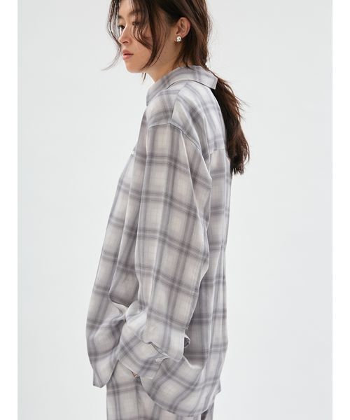 emmi(エミ)の「マルチwayオーバーサイズチェックシャツ【セットアップ対応】(シャツ/ブラウス・レディース・ライトグレー/グリーン/ブラック・F)」の10枚目の写真