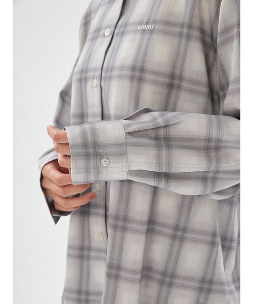 emmi(エミ)の「マルチwayオーバーサイズチェックシャツ【セットアップ対応】(シャツ/ブラウス・レディース・ライトグレー/グリーン/ブラック・F)」の16枚目の写真