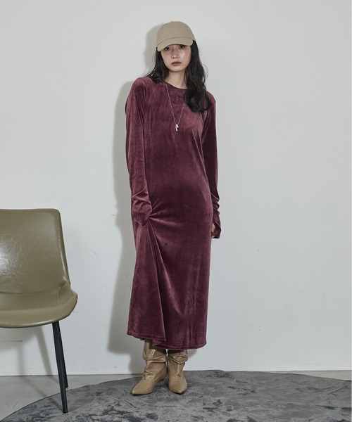 THE YOn(ザヨン)の「ロゴ刺繍ベロアワンピース(ワンピース・レディース・オリーブ/プラム/ブラウン・FREE)」の10枚目の写真