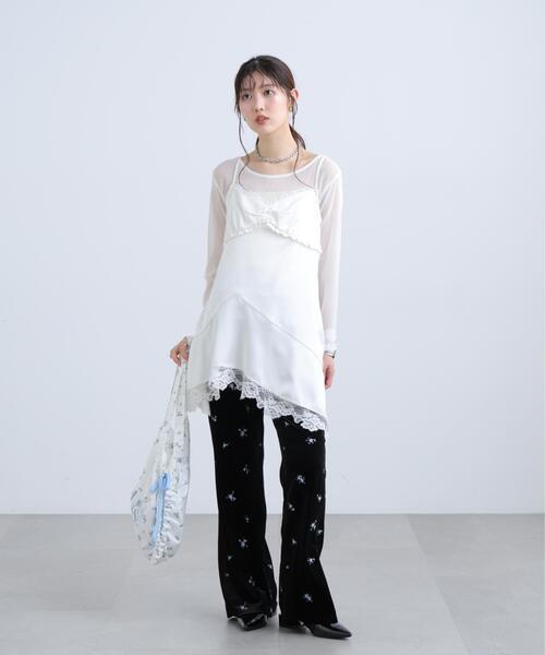 FREE'S MART(フリーズマート)の「◆ベロア刺繍総柄フレアパンツ(その他パンツ・レディース・ブラック系その他/グレー系その他・MEDIUM/SMALL)」の6枚目の写真