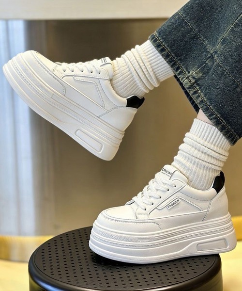 Miniministore(ミニミニストア)の「厚底スニーカー ローカット靴 美脚 白(スニーカー・レディース・ホワイト×ブラック/ホワイト・22.5cm/23.0cm/24.5cm/23.5cm/24.0cm/25.0cm)」の1枚目の写真