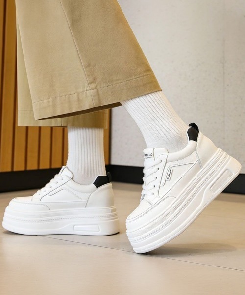 Miniministore(ミニミニストア)の「厚底スニーカー ローカット靴 美脚 白(スニーカー・レディース・ホワイト×ブラック/ホワイト・22.5cm/23.0cm/24.5cm/23.5cm/24.0cm/25.0cm)」の6枚目の写真