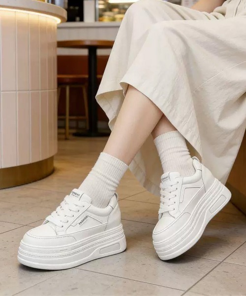 Miniministore(ミニミニストア)の「厚底スニーカー ローカット靴 美脚 白(スニーカー・レディース・ホワイト×ブラック/ホワイト・22.5cm/23.0cm/24.5cm/23.5cm/24.0cm/25.0cm)」の9枚目の写真