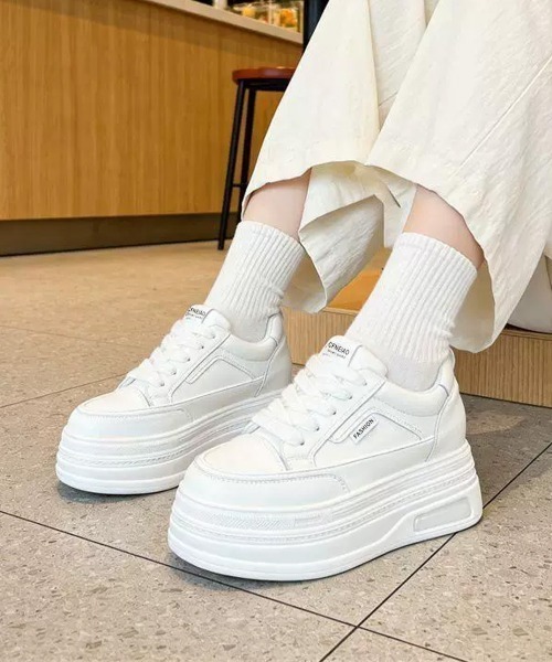 Miniministore(ミニミニストア)の「厚底スニーカー ローカット靴 美脚 白(スニーカー・レディース・ホワイト×ブラック/ホワイト・22.5cm/23.0cm/24.5cm/23.5cm/24.0cm/25.0cm)」の10枚目の写真
