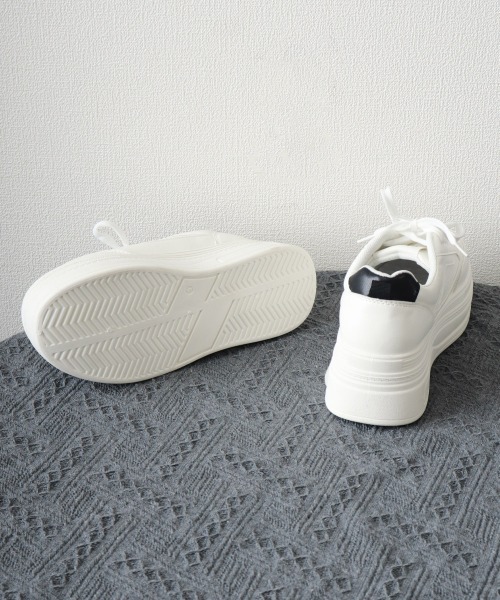 Miniministore(ミニミニストア)の「厚底スニーカー ローカット靴 美脚 白(スニーカー・レディース・ホワイト×ブラック/ホワイト・22.5cm/23.0cm/24.5cm/23.5cm/24.0cm/25.0cm)」の18枚目の写真