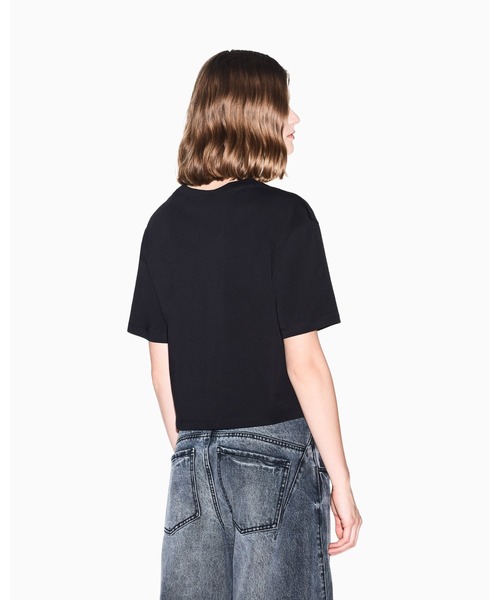 ARMANI EXCHANGE(アルマーニエクスチェンジ)の「【A|X アルマーニ エクスチェンジ】デュアルロゴ 半袖クルーネックTシャツ/CROPPED(Tシャツ/カットソー・レディース・ブラック/ホワイト・LARGE/MEDIUM/SMALL/X-LARGE/X-SMALL)」の4枚目の写真
