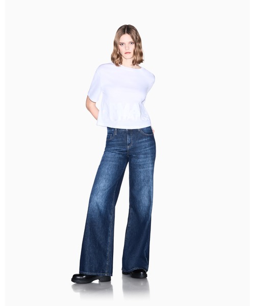 ARMANI EXCHANGE(アルマーニエクスチェンジ)の「【A|X アルマーニ エクスチェンジ】デュアルロゴ 半袖クルーネックTシャツ/CROPPED(Tシャツ/カットソー・レディース・ブラック/ホワイト・LARGE/MEDIUM/SMALL/X-LARGE/X-SMALL)」の13枚目の写真