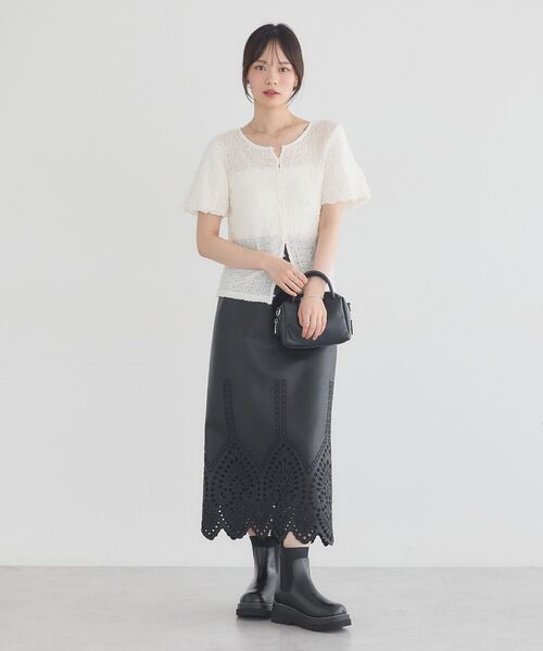 earth music&ecology(アースミュージックアンドエコロジー)の「カットシャーリングバルーンスリーブプルオーバー(Tシャツ/カットソー・レディース・オフホワイト/ブラック・FREE)」の14枚目の写真