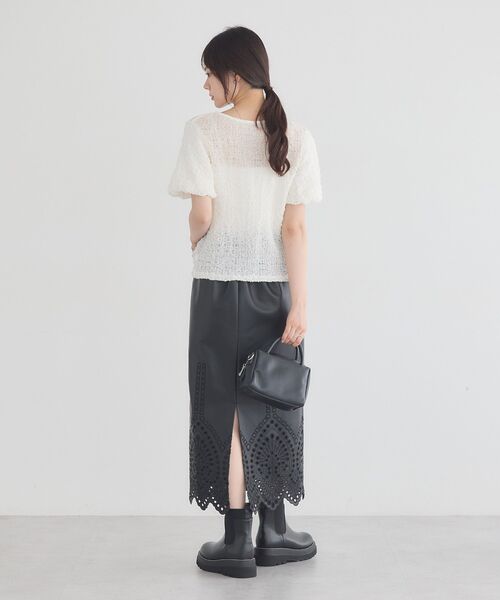 earth music&ecology(アースミュージックアンドエコロジー)の「カットシャーリングバルーンスリーブプルオーバー(Tシャツ/カットソー・レディース・オフホワイト/ブラック・FREE)」の16枚目の写真