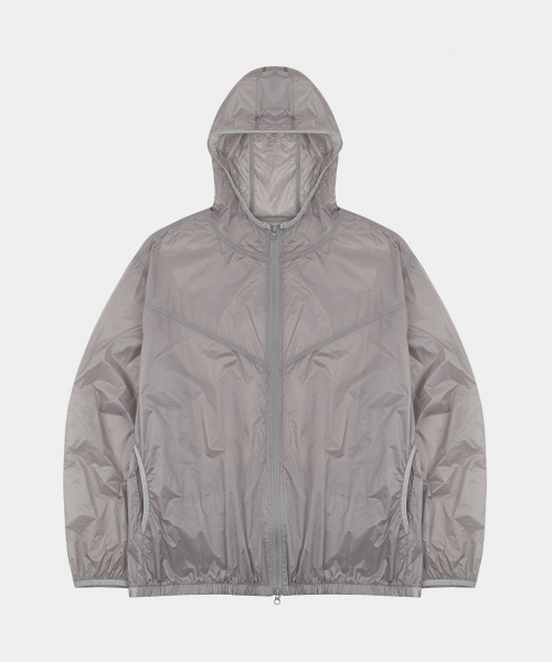 LETTERCOMO(レテルコモ)の「ライトシアーフードジャケット シルバーグレー(ナイロンジャケット・レディース・ライトグレー・MEDIUM/LARGE/X-LARGE)」の1枚目の写真