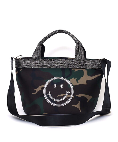 COOCO(クーコ)の「SMILEY ダイバー素材xラメハンドル2WAYトートバッグ(トートバッグ・レディース・ベージュ/カモフラージュ/ブラック・FREE)」の6枚目の写真
