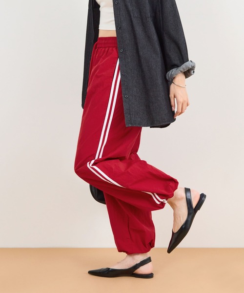 ABYS（アビス）の「【ドローコード付き】サイドライントラックナイロンパンツ（その他パンツ・レディース・ネイビー/ブラウン/レッド・MEDIUM/LARGE）」の18枚目の写真