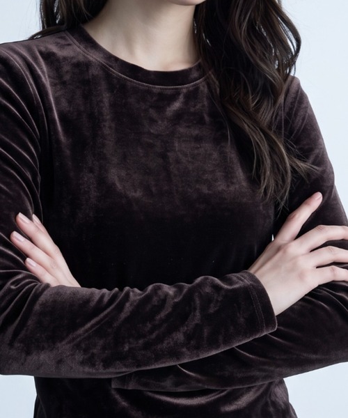 umune(ウムネ)の「秋冬のスタイリングに華やかさをプラスする♪クラッシュベロア長袖カットソー(Tシャツ/カットソー・レディース・ブラウン/ブラック・FREE)」の1枚目の写真
