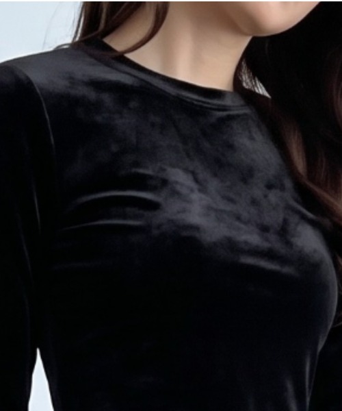 umune(ウムネ)の「秋冬のスタイリングに華やかさをプラスする♪クラッシュベロア長袖カットソー(Tシャツ/カットソー・レディース・ブラウン/ブラック・FREE)」の5枚目の写真