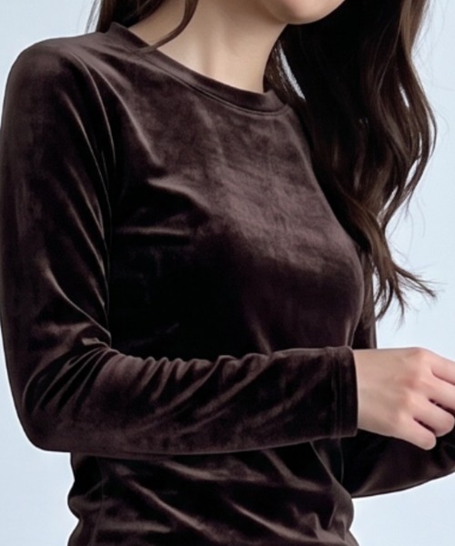 umune(ウムネ)の「秋冬のスタイリングに華やかさをプラスする♪クラッシュベロア長袖カットソー(Tシャツ/カットソー・レディース・ブラウン/ブラック・FREE)」の10枚目の写真