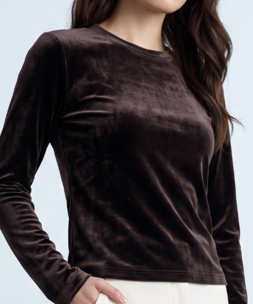 umune(ウムネ)の「秋冬のスタイリングに華やかさをプラスする♪クラッシュベロア長袖カットソー(Tシャツ/カットソー・レディース・ブラウン/ブラック・FREE)」の11枚目の写真
