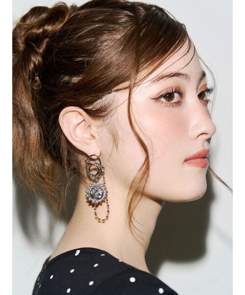 EVRIS（エヴリス）の「SUNNY BALL CHAIN ピアス（ピアス（両耳用）・レディース・ゴールド/シルバー・FREE）」の3枚目の写真