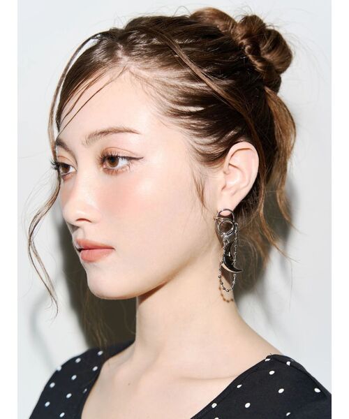 EVRIS（エヴリス）の「SUNNY BALL CHAIN ピアス（ピアス（両耳用）・レディース・ゴールド/シルバー・FREE）」の5枚目の写真
