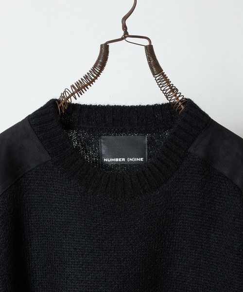 NUMBER (N)INE(ナンバーナイン)の「MOHAIR MIX KNIT PATCHED CREWNECK SWEATER / ウールモヘヤ ミックス ショルダー&エルボーパッチ クルーネック セーター(ニット/セーター・メンズ・パープル/ブラック/ブラック系/オリーブ・2/3/4)」の6枚目の写真