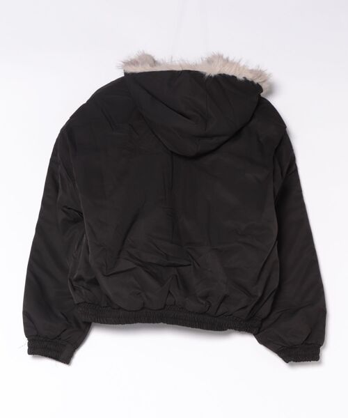 LAMPOON(ランプーン)の「フェイクファーフードブルゾン(ブルゾン・レディース・グレー/ブラック・SMALL/MEDIUM/LARGE/X-LARGE)」の17枚目の写真